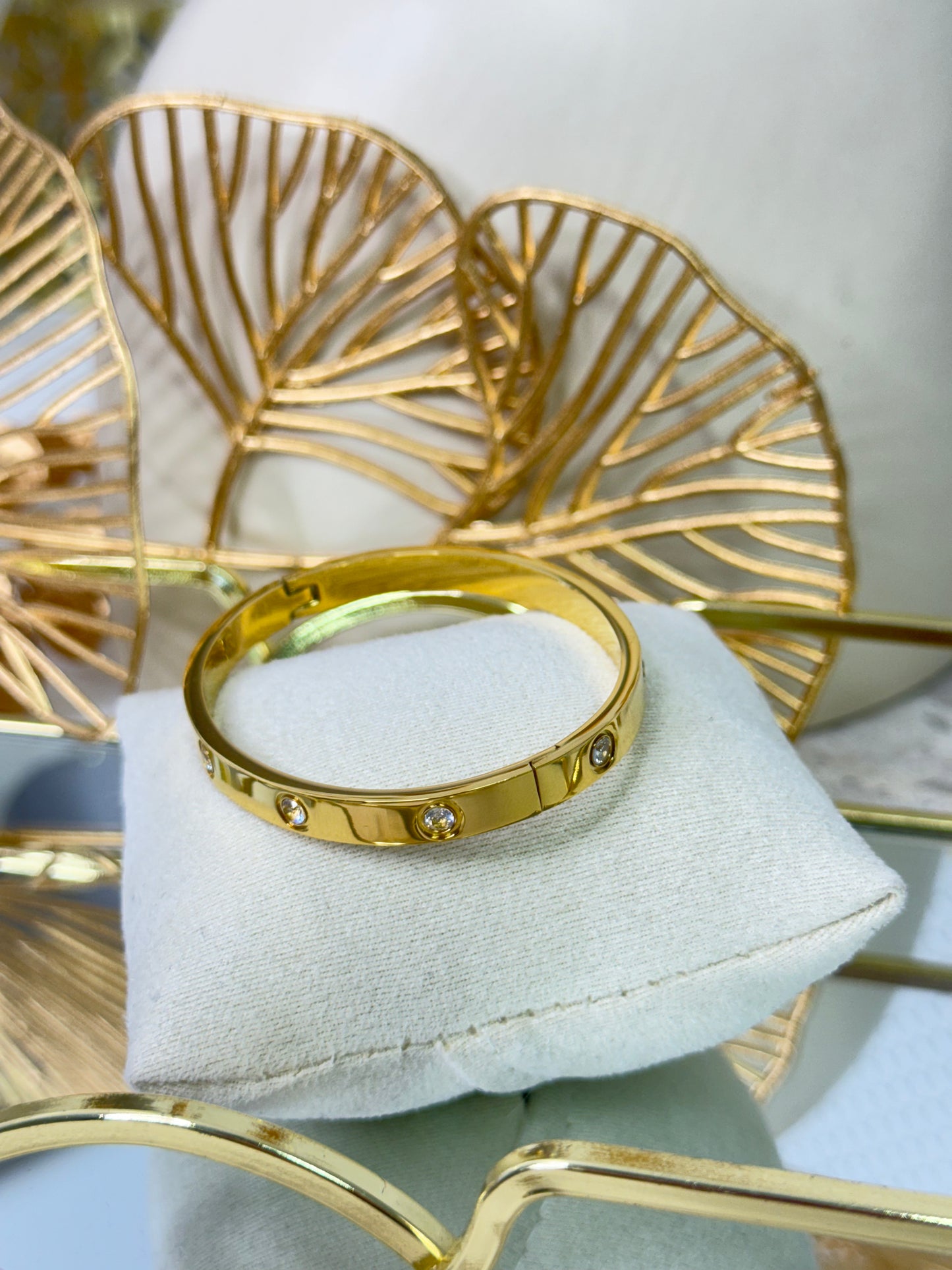Hafsa in Gold | Bangle 4739