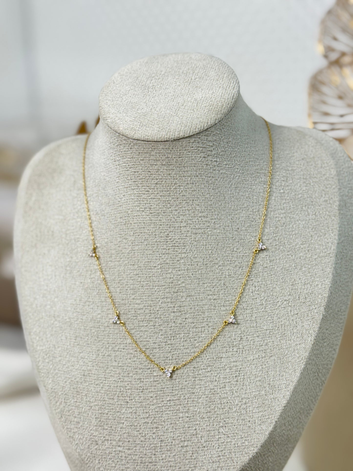 Timeless jewellery, Simple_Necklace_Perfect_Gift_for_Her_Elegant_Necklace_Dainty_Jewelry_Classic_Gold_Chain_Fashion_Accessories_Sleek_Necklace_Trendy_Jewellery_Lightweight_Chain_Stylish_Gift_Idea_Statement_Necklace_Modern_Jewellery_Versatile necklace
simple necklace, minimalist necklace, minimal necklace
