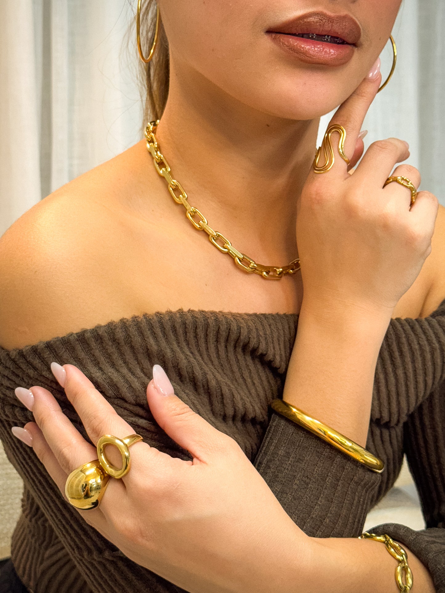gold ring, unique design ring, formal wear, jewellery for occasion, gift idea for her, cute bracelet, dainty ring, elegant ring, dainty, unique ring, cute design ring, twisted design ring, statement ring