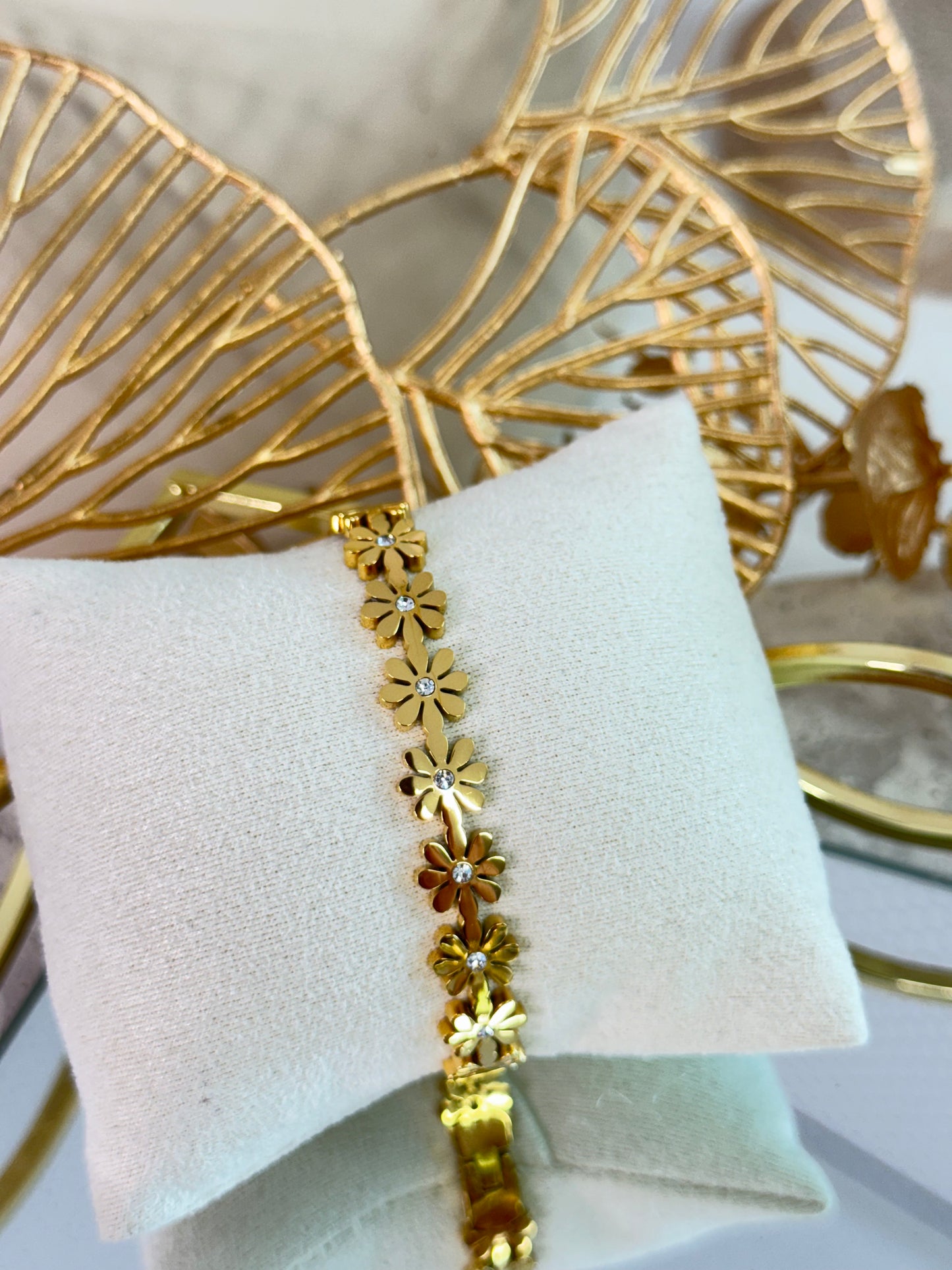 timeless jewellery, perfect gift for her, elegant jewellery, dainty jewellery, simple jewellery, classic gold bangle, fashion accessories, sleek jewellery, trendy jewellery, lightweight bangle, stylish jewellery, simple bangle, flower bangle, intricate design bangle, flower bangle