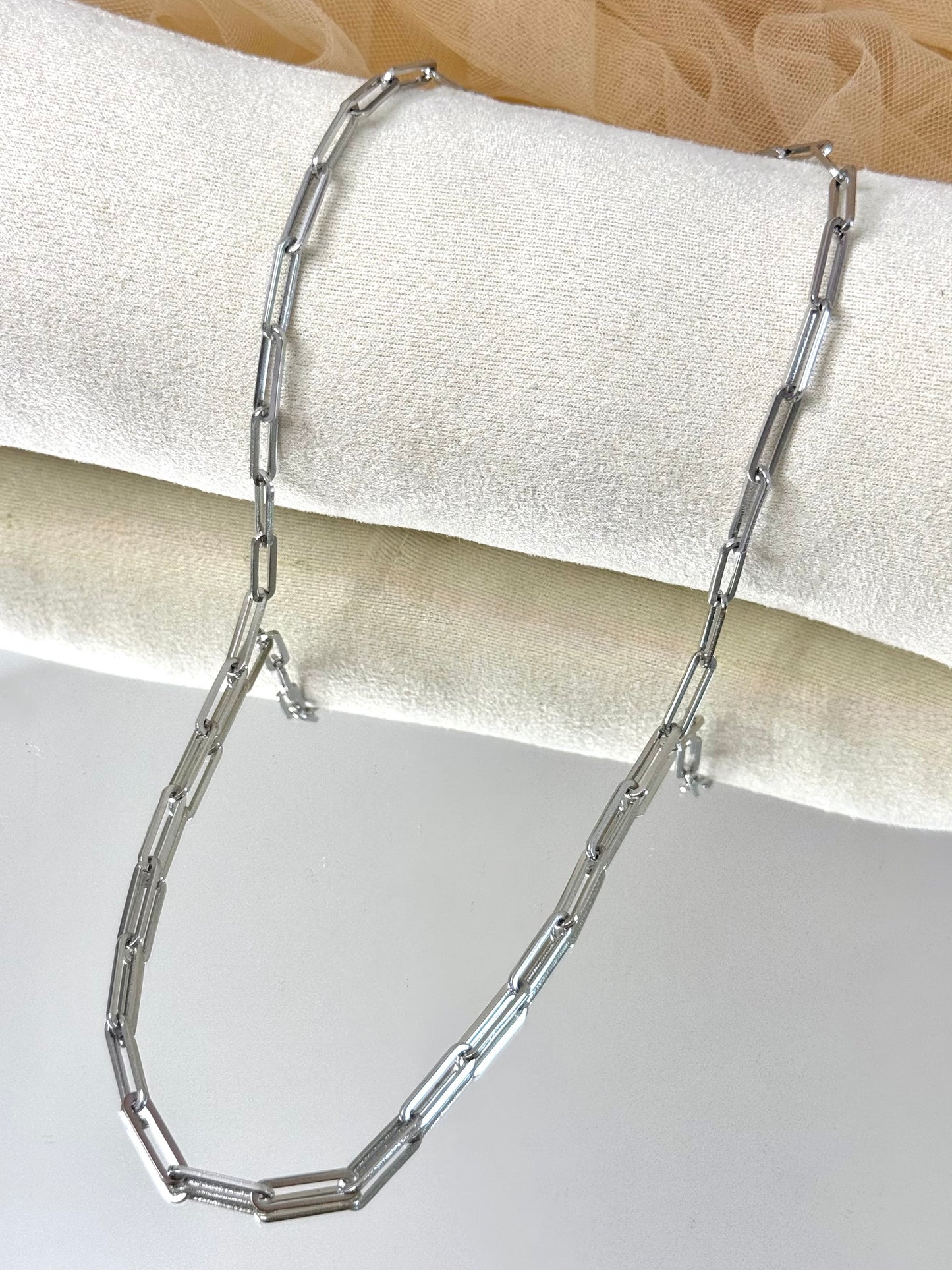 link necklace, link, paperclip, paperclip necklace, simple necklace, simple chain, necklace australia, gift idea for her, link chain necklace, gold necklace