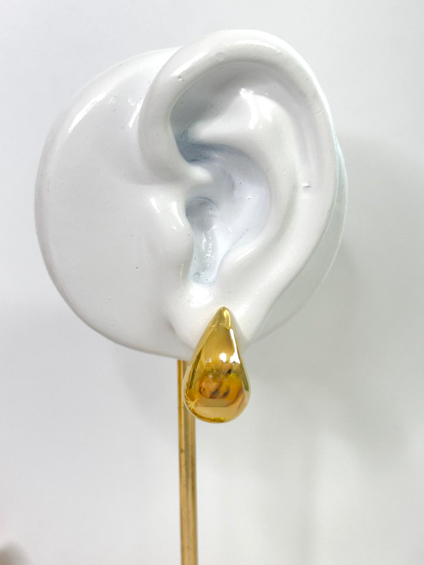 gold teardrop earrings, tear earrings, teardrop, tear drop design, statement earrings