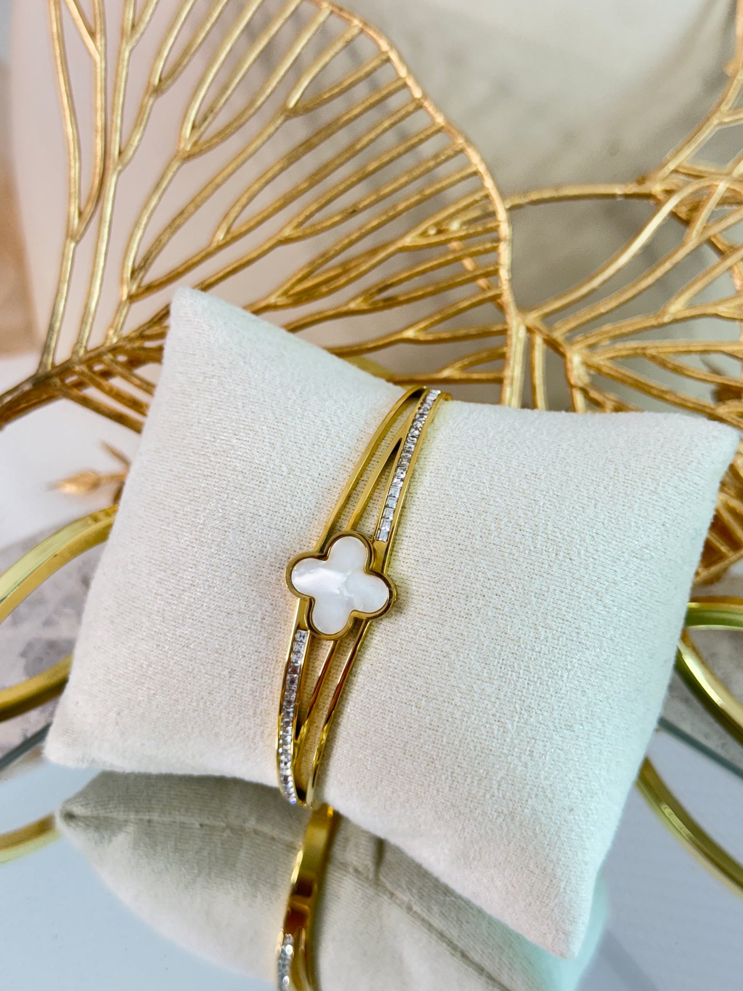 timeless jewellery, perfect gift for her, elegant jewellery, dainty jewellery, simple jewellery, classic gold bangle, fashion accessories, sleek jewellery, trendy jewellery, lightweight bangle, stylish jewellery, simple bangle, flower bangle, intricate design bangle, flower bangle, clover design bangle, white bangle