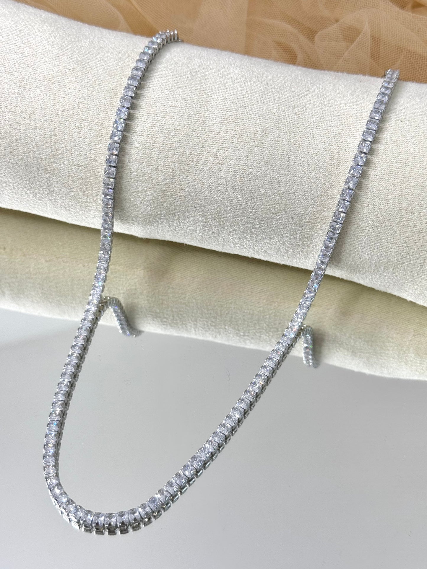 tennis chain, tennis jewellery, heap tennis necklace, affordable jewellery, tennis jewellery australia, silver necklace, silver accessory, fashion necklace