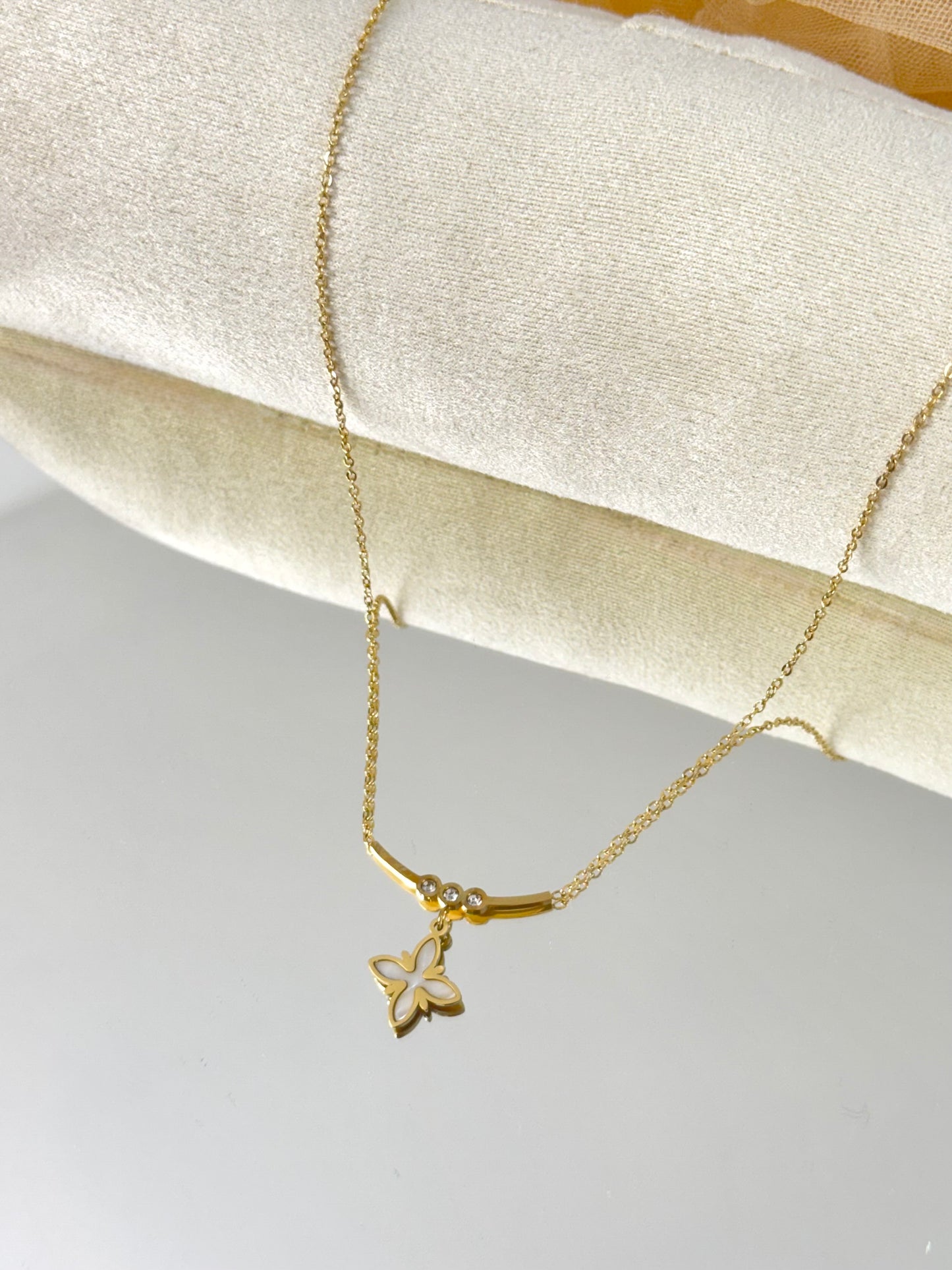 star necklace, clover necklace, unique necklace, charm necklace, simple necklace aus, jewellery australia