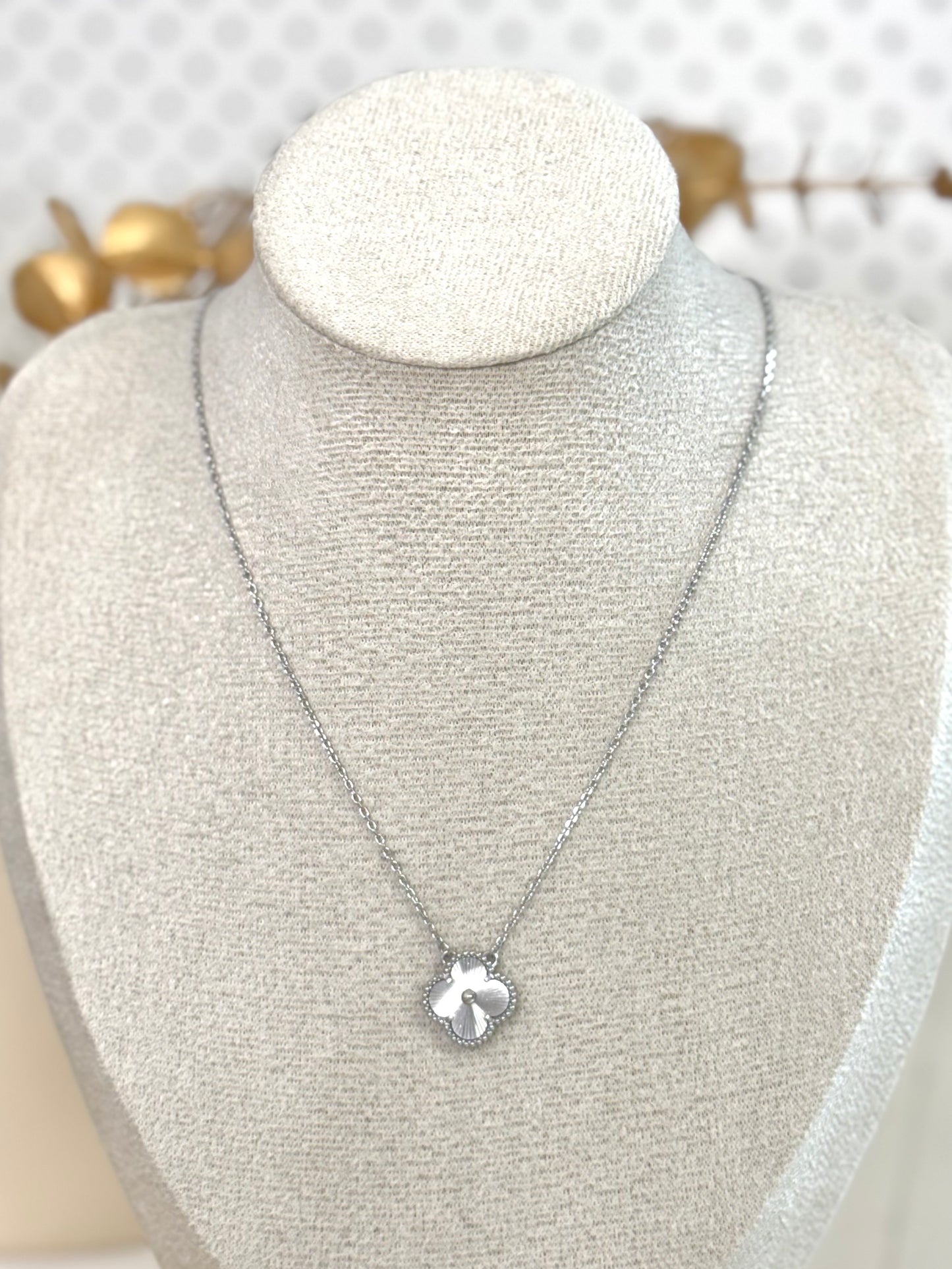 clover necklace, silver clover, plain clover, simple clover necklace, clover jewellery, clover australia