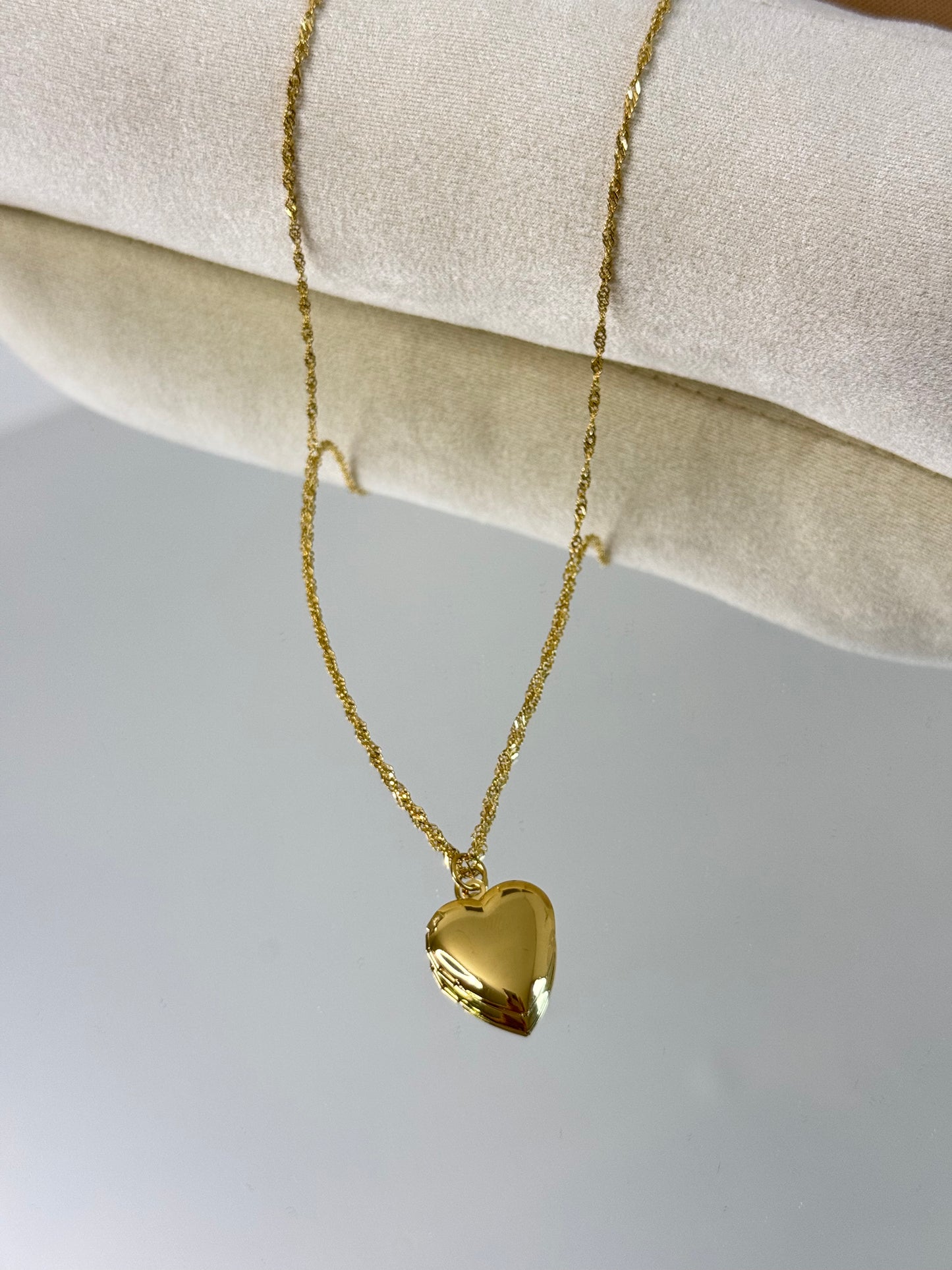 Gold Chain Necklace, Timeless Jewelry, Simple Necklace, Perfect Gift for Her
Elegant Necklace, Dainty Jewelry, Classic Gold Chain, Fashion Accessories
Sleek Necklace, Trendy Jewelry, Lightweight Chain, Stylish Gift Idea
Statement Necklace, Modern Jewelry, Versatile Chain, Women's Fashion Necklace
Luxury Necklace, Hypoallergenic Jewelry, Durable Chain, Non-Tarnish Necklace
Chic Necklace, Birthday Gift, Anniversary Jewelry, Must-Have Accessory