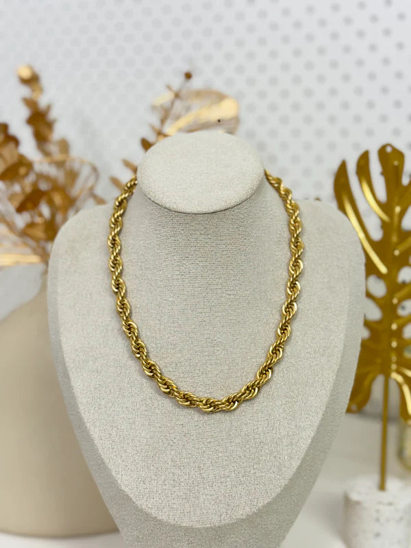 timeless jewellery, perfect gift for her, elegant necklace, charm necklace, best gift for her, classic gold chain necklace, stylish gift, statement necklace, versatile necklace, necklace Australia, y-shaped necklace, link chain necklace, necklace with minimal stones, simple necklace, rope chain necklace, twisted chain necklace