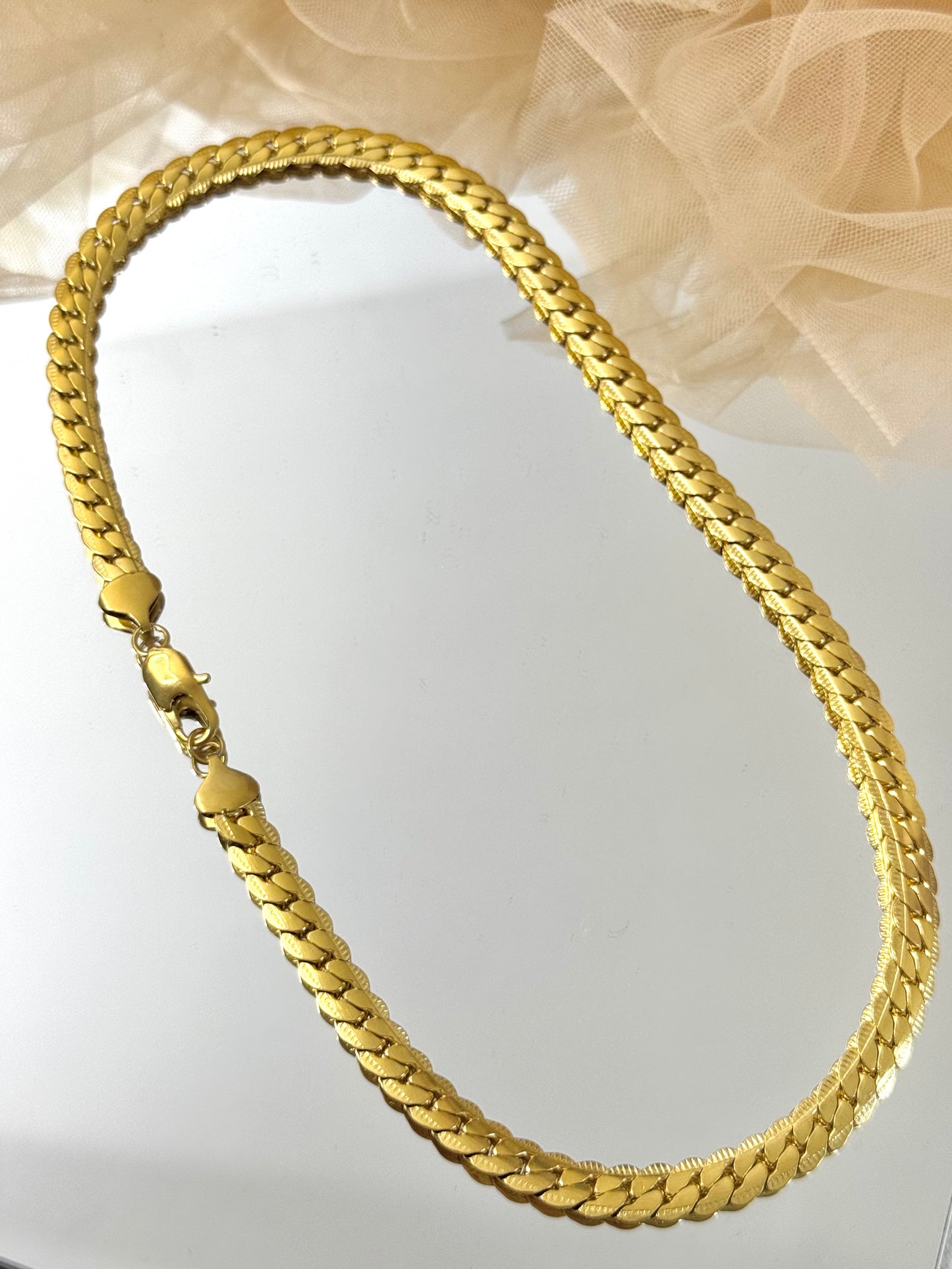 chic chain, link chain. unique chain, statement neckklace, thick necklace