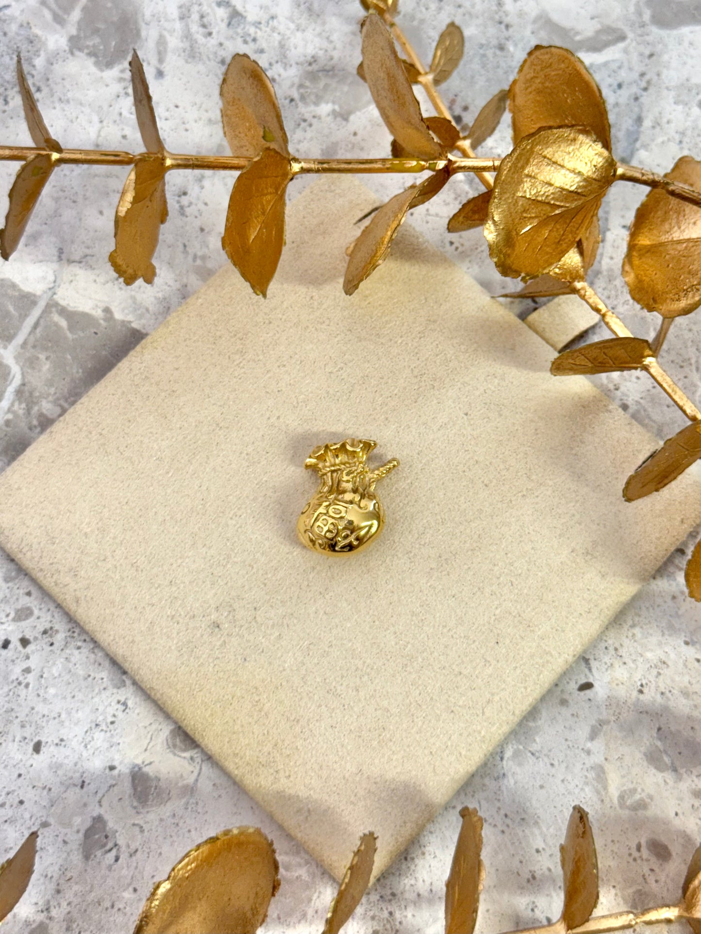 unique design of pendant, pendant australia, simple pendant