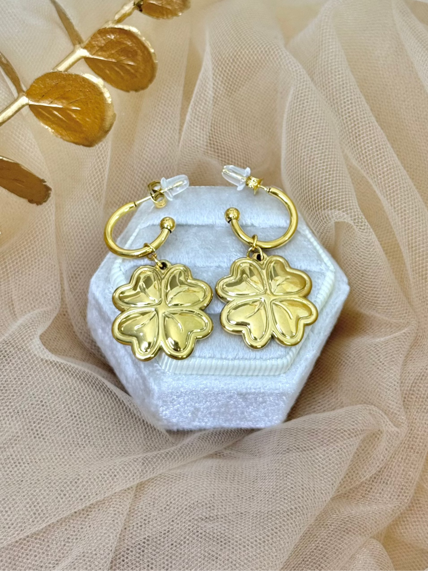 Gold-plated Riley Clover Earrings with a delicate four-leaf design, perfect for everyday elegance, Minimalist clover-shaped earrings with a sleek, modern finish, WaterProof Jewellery, Stainless Jewellery, Gift Ideas Jewellery