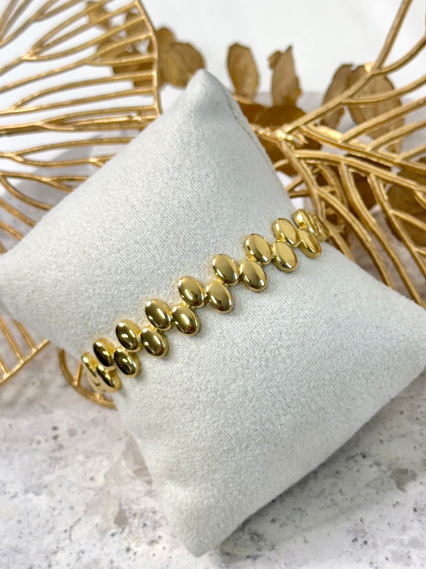 gold bangle, bangle, unique design bangle, australia bangle