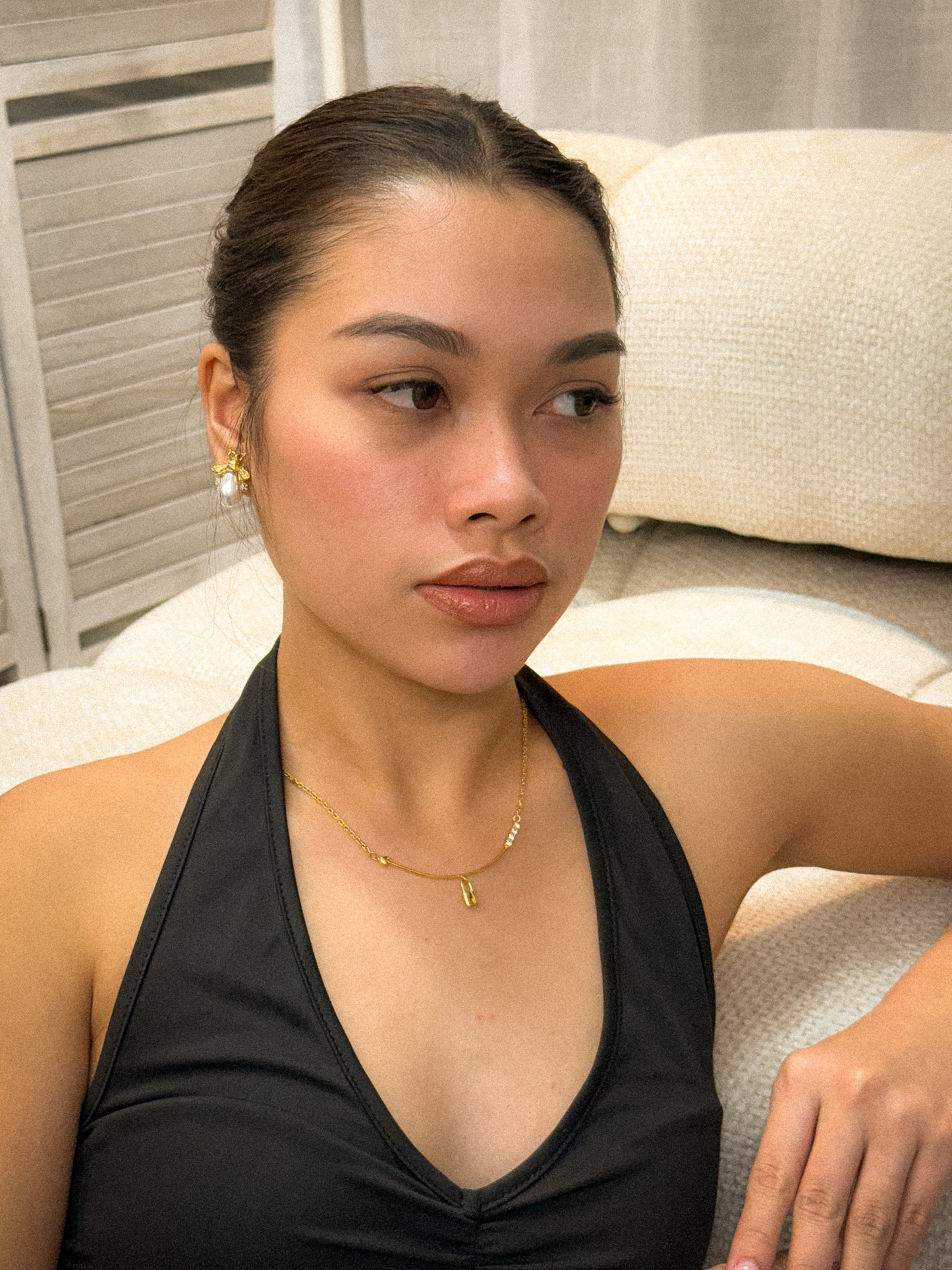 gold necklace, timeless jewellery, perfect gift for her, elegant necklace, charm necklace, best gift for her, classic gold chain necklace, stylish gift, statement necklace, versatile necklace, necklace Australia, link chain necklace, interlocking pendant necklace, y-shaped necklace, necklace with stone pendant, necklace with bold pendant, pendant with stones, necklace with gem pendant, lock pendant