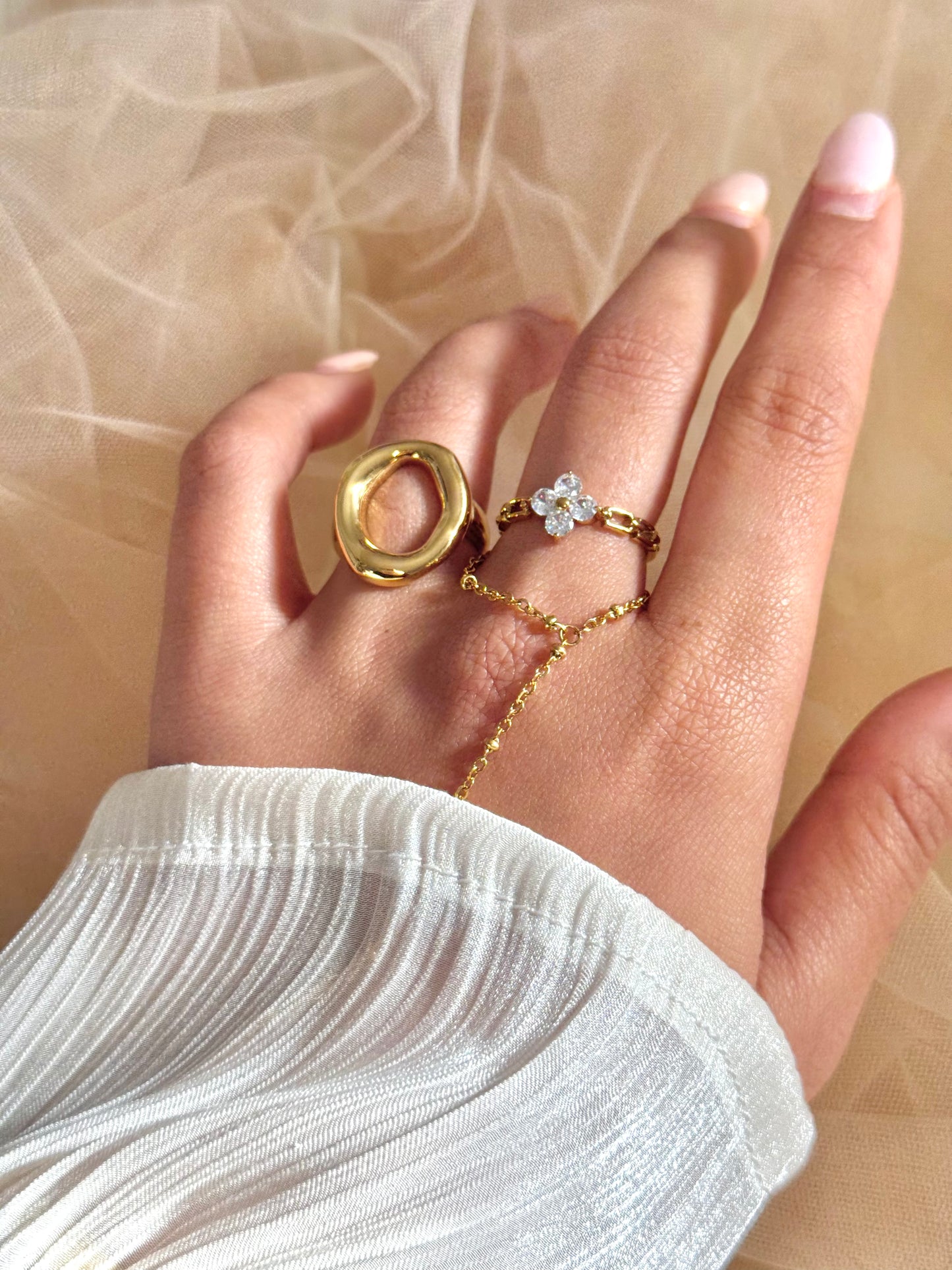 timeless jewellery, perfect gift for her, elegant ring, dainty jewellery, simple jewellery, fashion accessories, sleek jewellery, trendy jewellery, statement ring, stylish ring, cute ring, dainty ring,, bold ring, gold ring, flower design ring, ring with stones