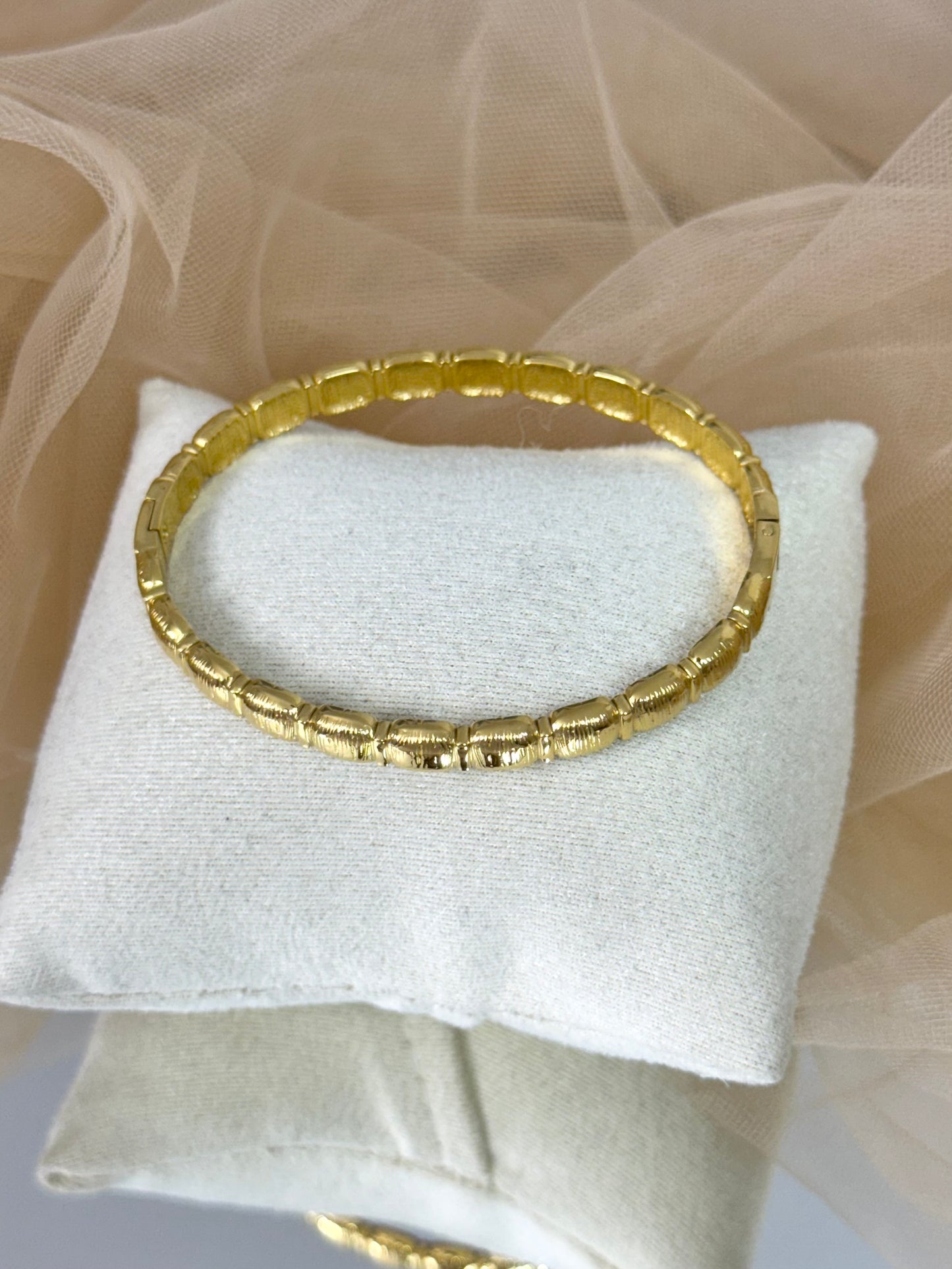 timeless jewellery, perfect gift for her, elegant jewellery, elegant bracelet, charm bracelet, dainty jewellery, simple jewellery, fashion accessories, sleek jewellery, trendy jewellery, lightweight bangle, stylish jewellery, simple bangle, classic gold bangle, bangle with stones, intricate design bangle, best gift for her, classic gold chain bangle, stylish gift, statement bracelet, versatile bracelet, bracelet Australia, gold bracelet, gold bangle, elegant bangle, classic bangle, bangle for any outfit