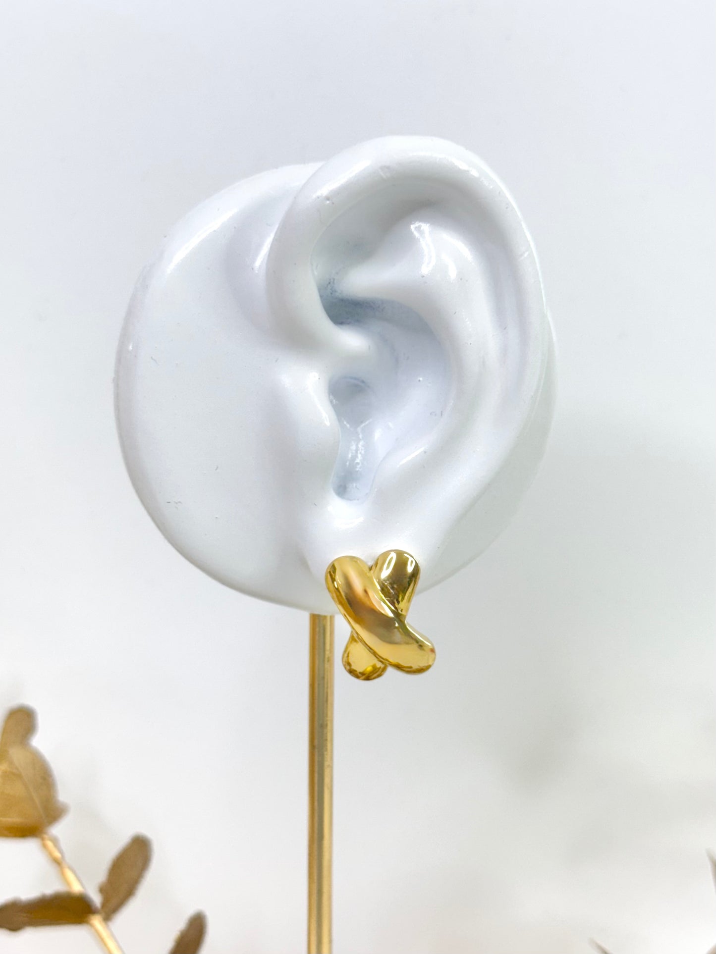 gold earrings, unique design earrings, versatile earrings, elegant earrings, simple design earrings, australia earrings