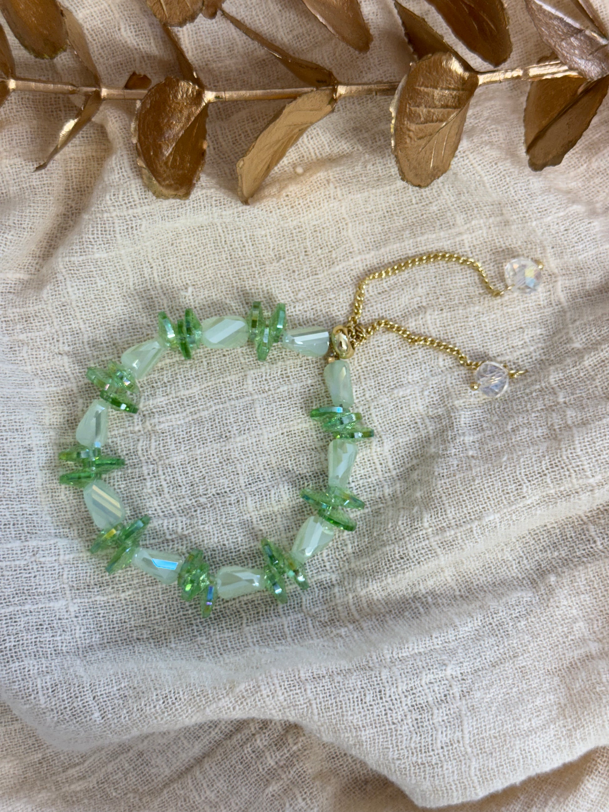 timeless jewellery, perfect gift for her, elegant jewellery, dainty jewellery, simple jewellery, classic gold bracelet, fashion accessories, sleek jewellery, trendy jewellery, lightweight bracelet, stylish jewellery, simple bracelet, dangling bracelet, dangle, multicolored bracelet, beaded bracelet
accented bracelet, green bracelet, light green bracelet, green beads bracelet