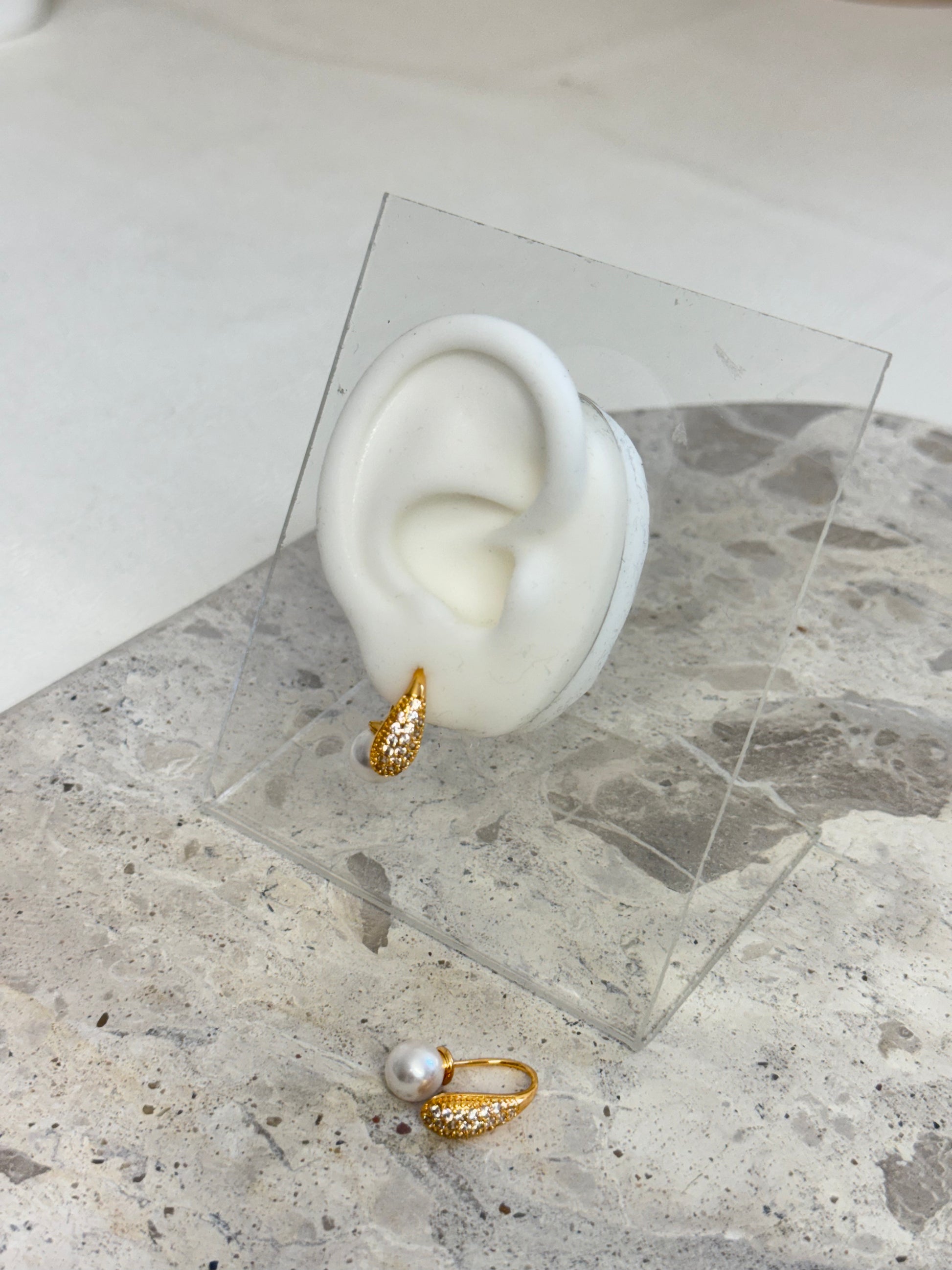 rose gold earrings, hoop earrings, drop earrings, stone earrings, stud earrings, australia earrings, simple earrings, sparkling earrings, affordable earrings, cheap earrings, waterproof earrings, earrings for any occasion, versatile earrings, black earrings, red earrings, green earrings, yellow earrings, blue earrings, heart earrings, cute earrings, flower earrings, unique design earrings, dangling pearl earrings, pearl earrings, stone earrings