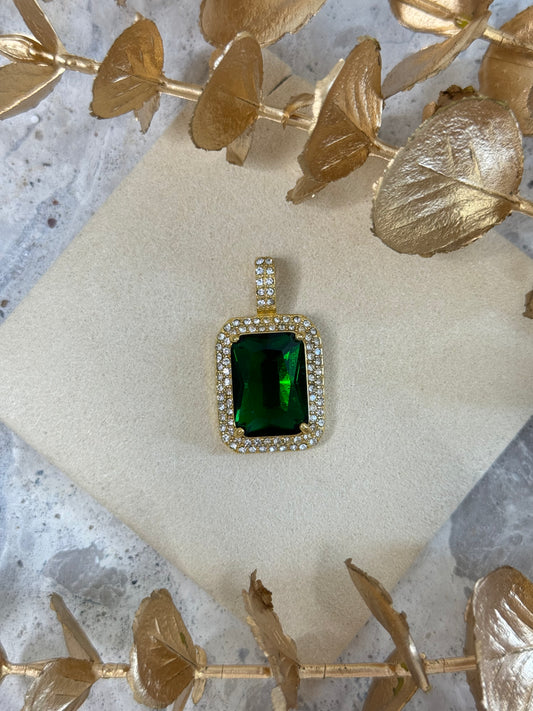 gold pendant, simple pendant, timeless design pendant, pendant for any occasion, cute pendant, versatile pendant, pendant for necklace, bold pendant, statement pendant, bold pendant, green pendant, emerald green pendant