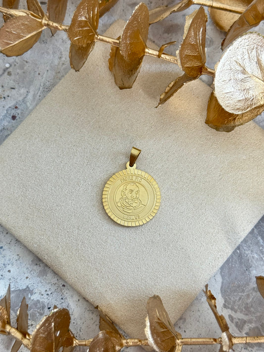 gold pendant, simple pendant, timeless design pendant, pendant for any occasion, cute pendant, versatile pendant, pendant for necklace, bold pendant, statement pendant