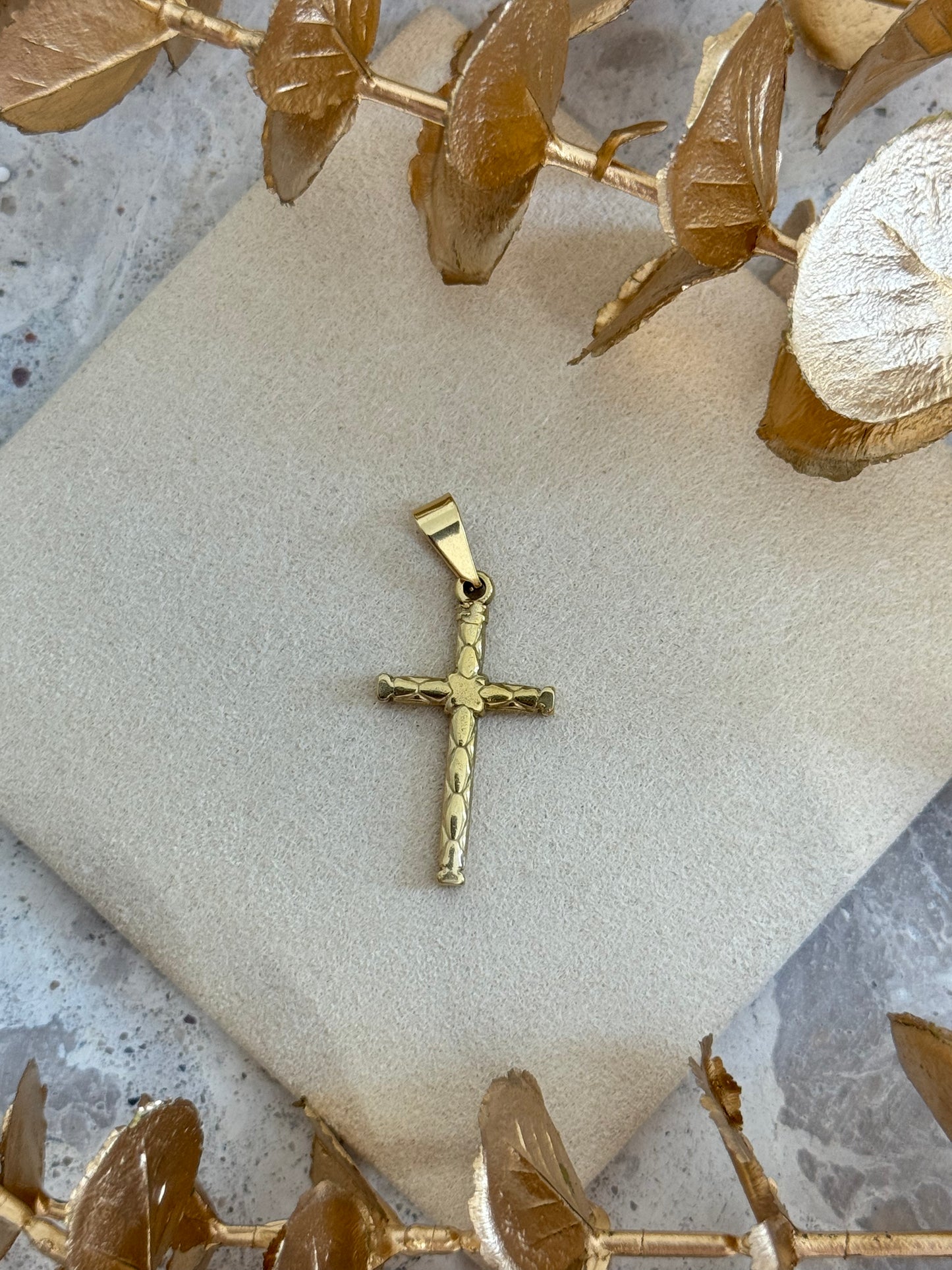 gold pendant, simple pendant, timeless design pendant, pendant for any occasion, cute pendant, versatile pendant, pendant for necklace, cross design pendant
