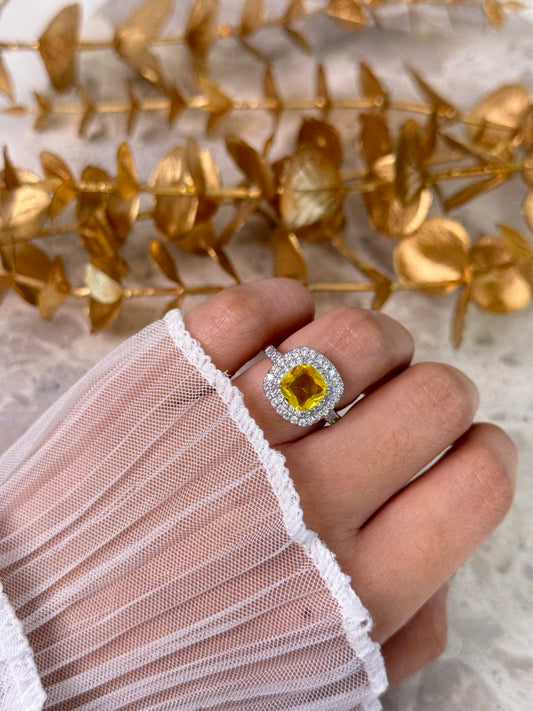 timeless jewellery, perfect gift for her, elegant jewellery, dainty jewellery, simple jewellery, classic gold ring, fashion accessories, sleek jewellery, trendy jewellery, lightweight ring, stylish jewellery, simple ring, yellow gem ring, yellow ring, ring with yellow stone
