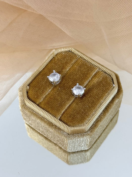 stone earrings, white gold earrings, stud earrings, australia earrings, simple earrings, sparkling earrings, affordable earrings, cheap earrings, waterproof earrings, earrings for any occasion, diamond earrings