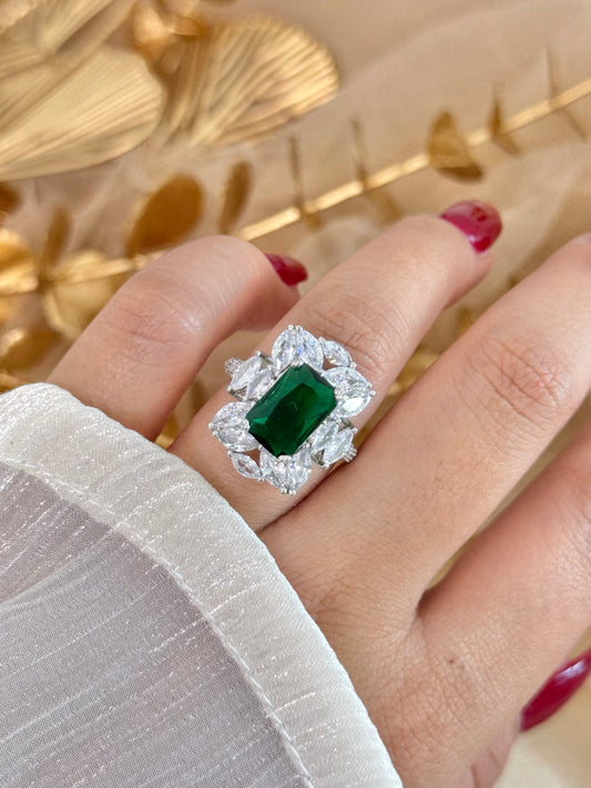 silver ring, simple ring, stone ring, minimal ring, ring for everyday australia, affordable ring in australia, elegant ring, ring for any occasion, shaped ring, green ring, emerald green