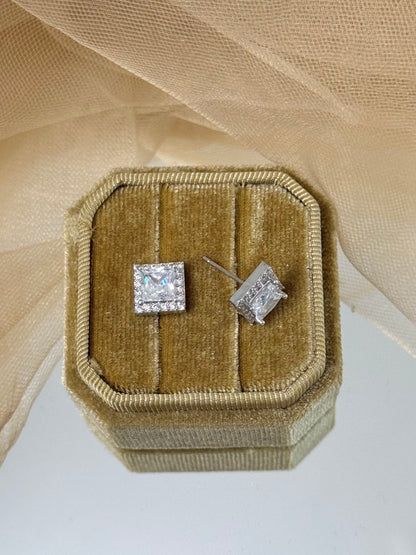White Gold Earrings 4754