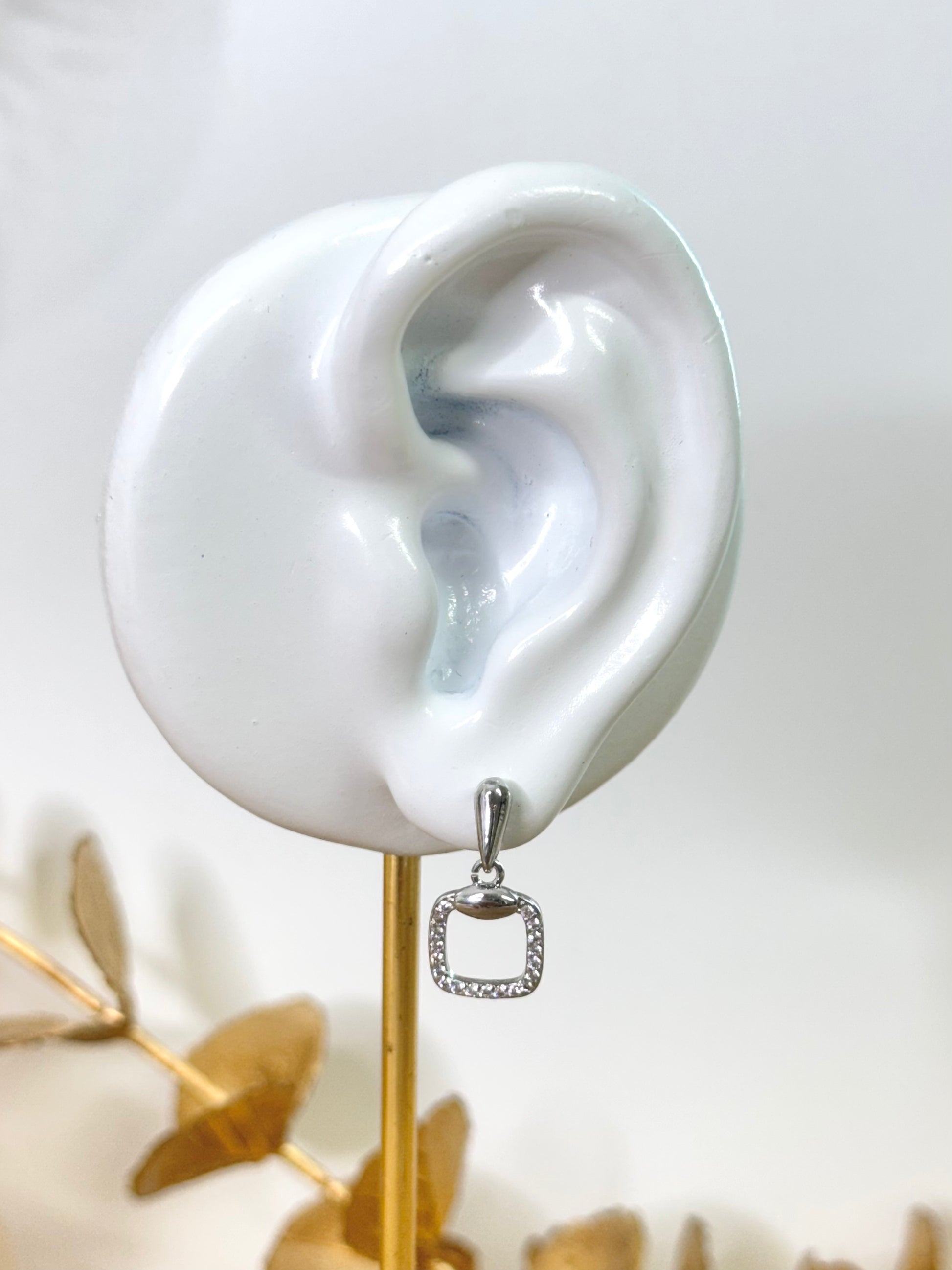 stone earrings, white gold earrings, drop earrings, australia earrings, simple earrings, stud earrings
