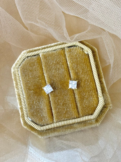 small stud earrings, gold earrings, small gold earrings. earrings australia, affordable earrings, cheap earrings, waterproof earrings, simple earrings 
