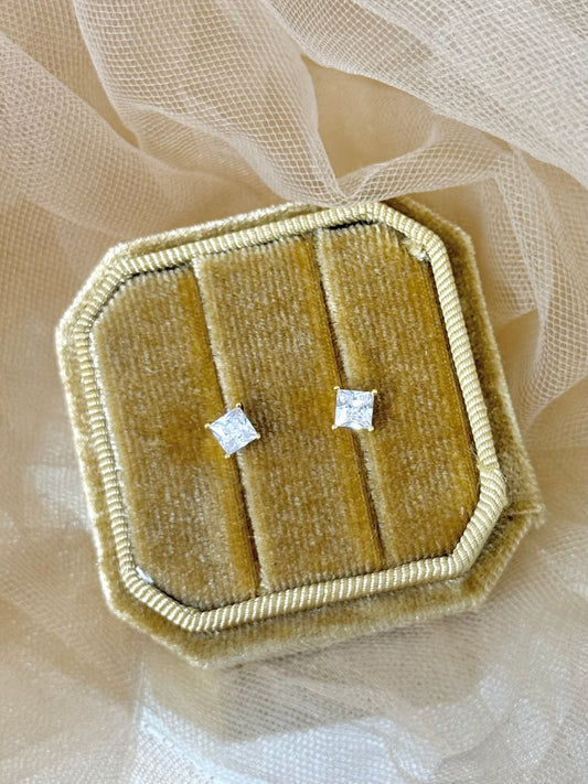 small stud earrings, gold earrings, small gold earrings. earrings australia, affordable earrings, cheap earrings, waterproof earrings, simple earrings 

