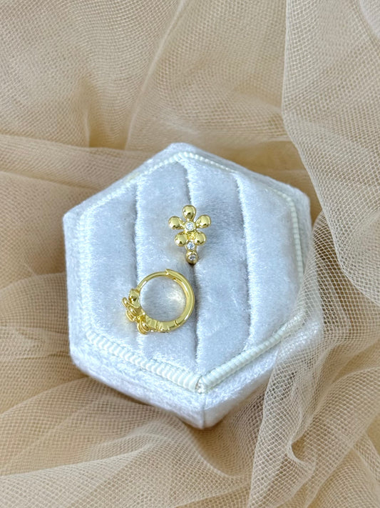 huggie earrings, clip earrings, hoop earrings, gold earrings, small gold earrings. earrings australia, affordable earrings, cheap earrings, waterproof earrings, simple earrings, flower earrings 