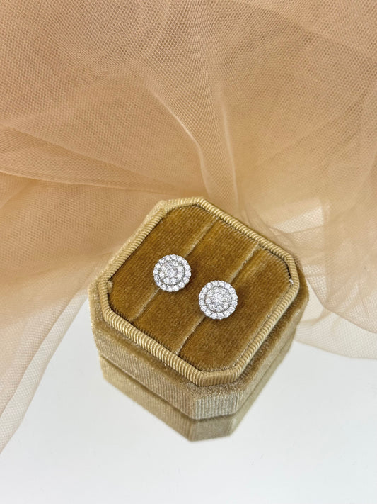 sparkling earrings, earrings with stones design, simple earrings, white gold earrings