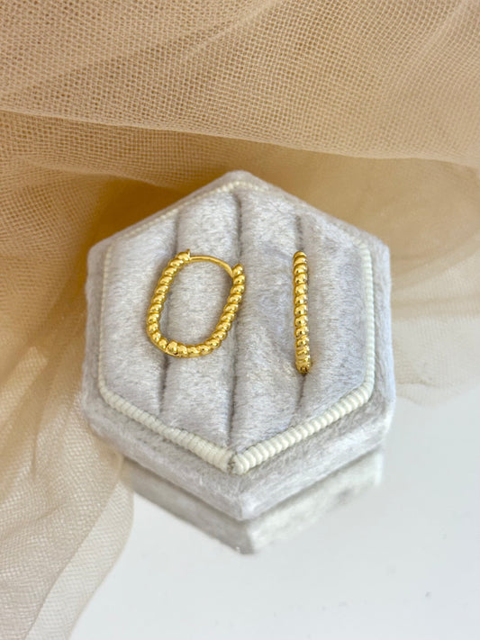gold earrings, twisted design earrings, earrings for any occasion