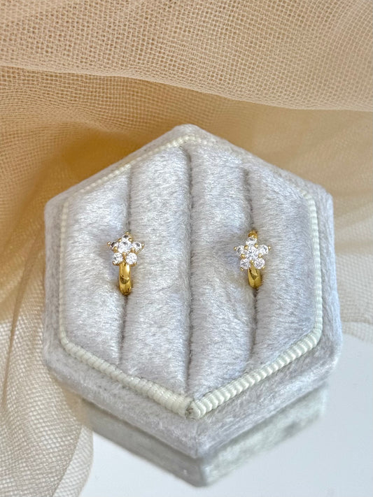simple earrings, flower earrings, gold earrings
