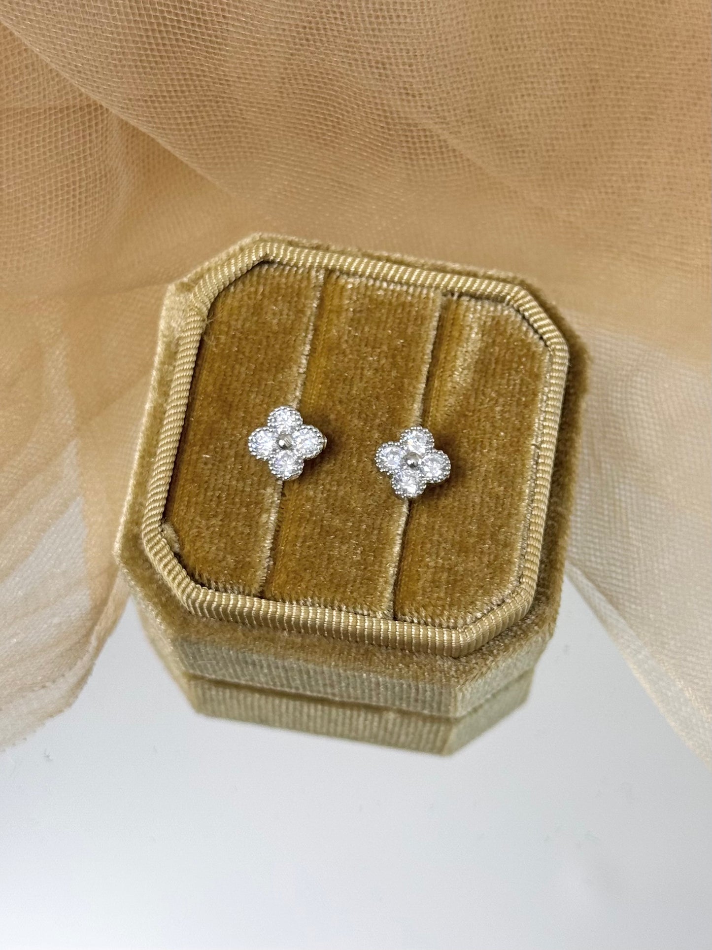 White Gold Earrings 4757