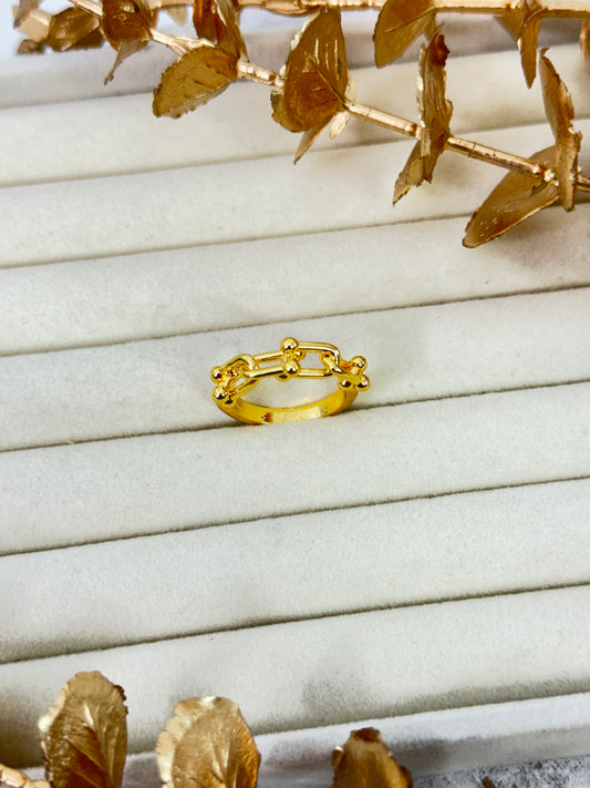 Ada in Plain | Ring 1345