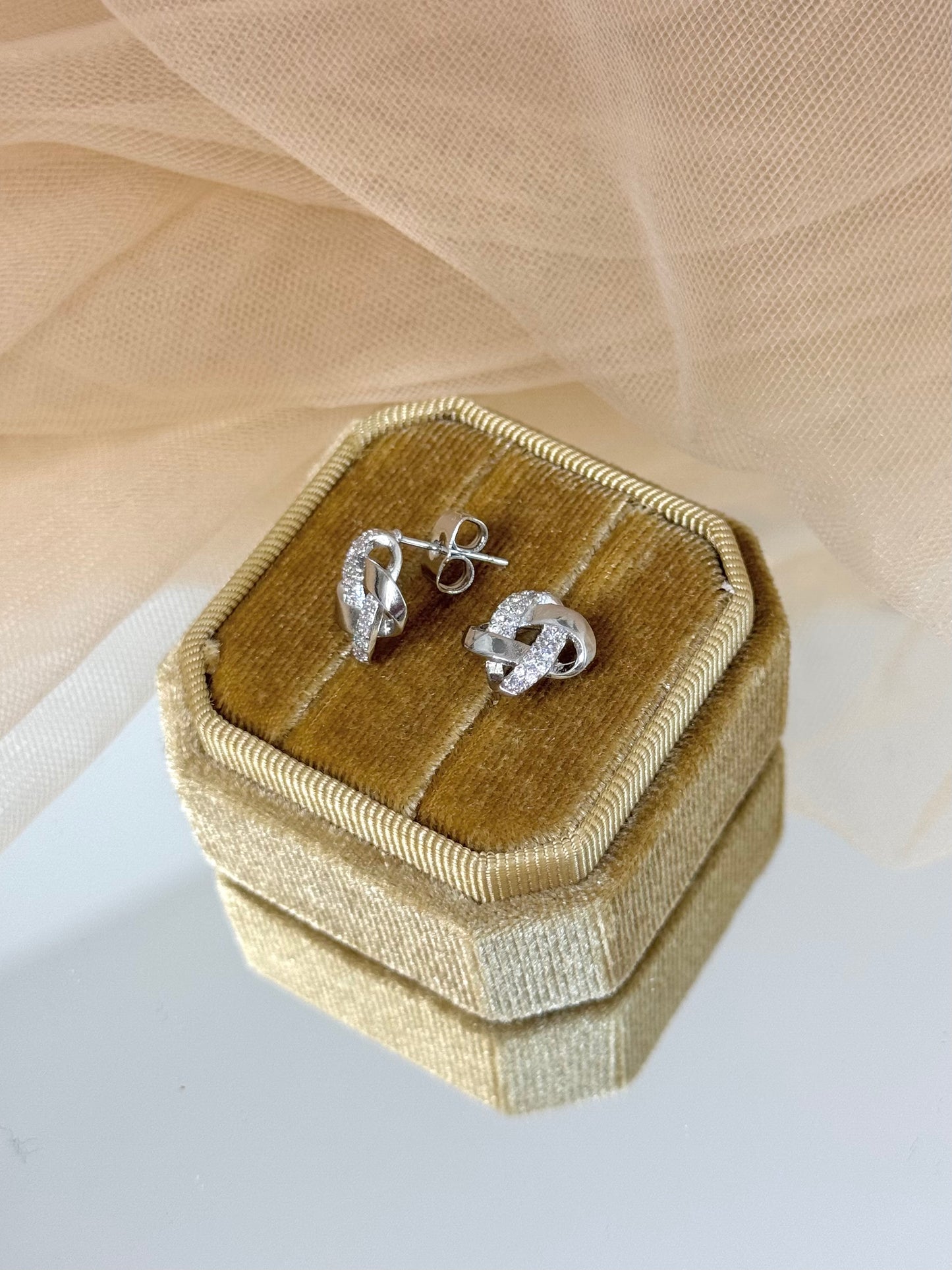 White Gold Earrings 4547