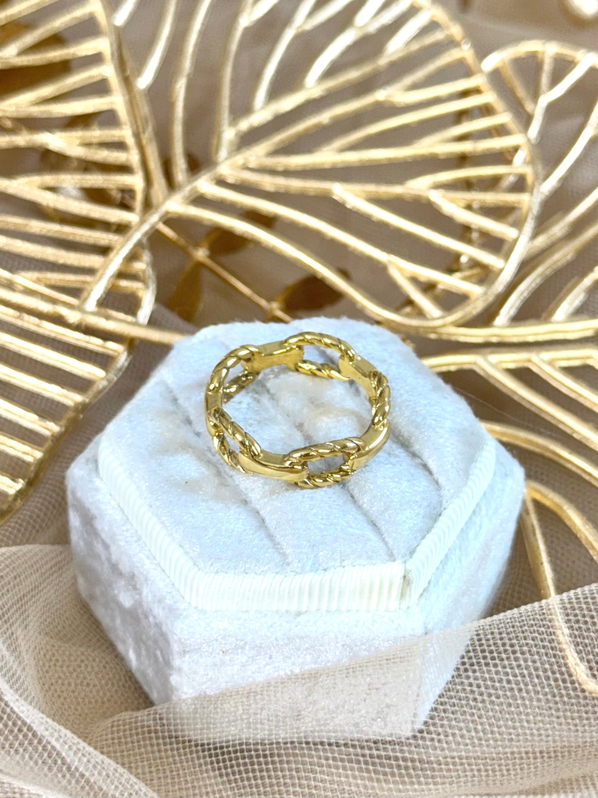link ring, simple ring, stackable ring, minimal ring, ring for everday australia, affordable ring in australia
