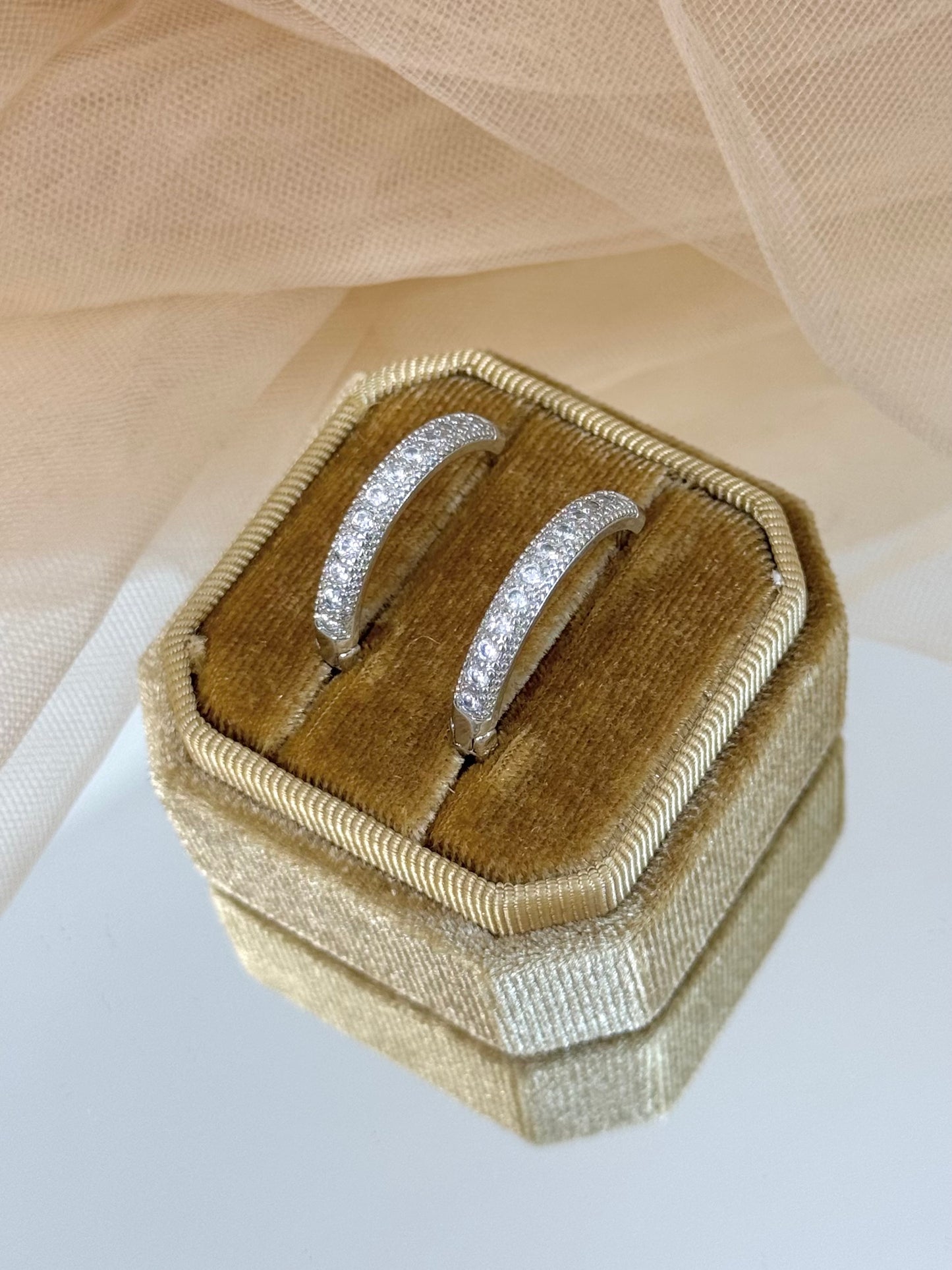 White Gold Earrings 3626