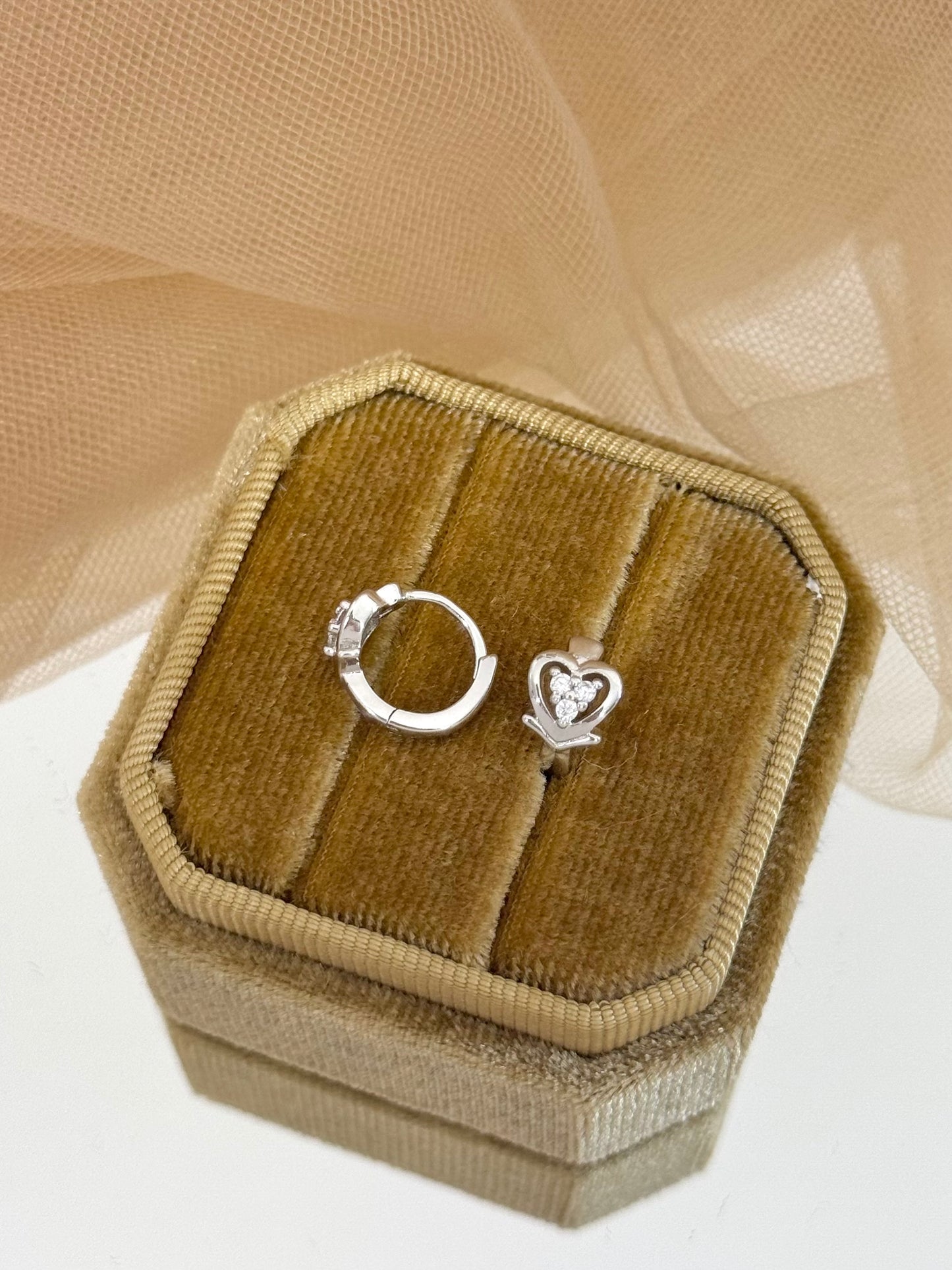 White Gold Earrings 4552