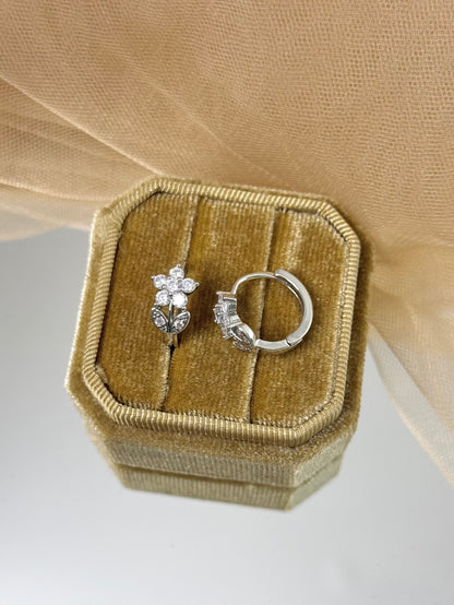 White Gold Earrings 4748