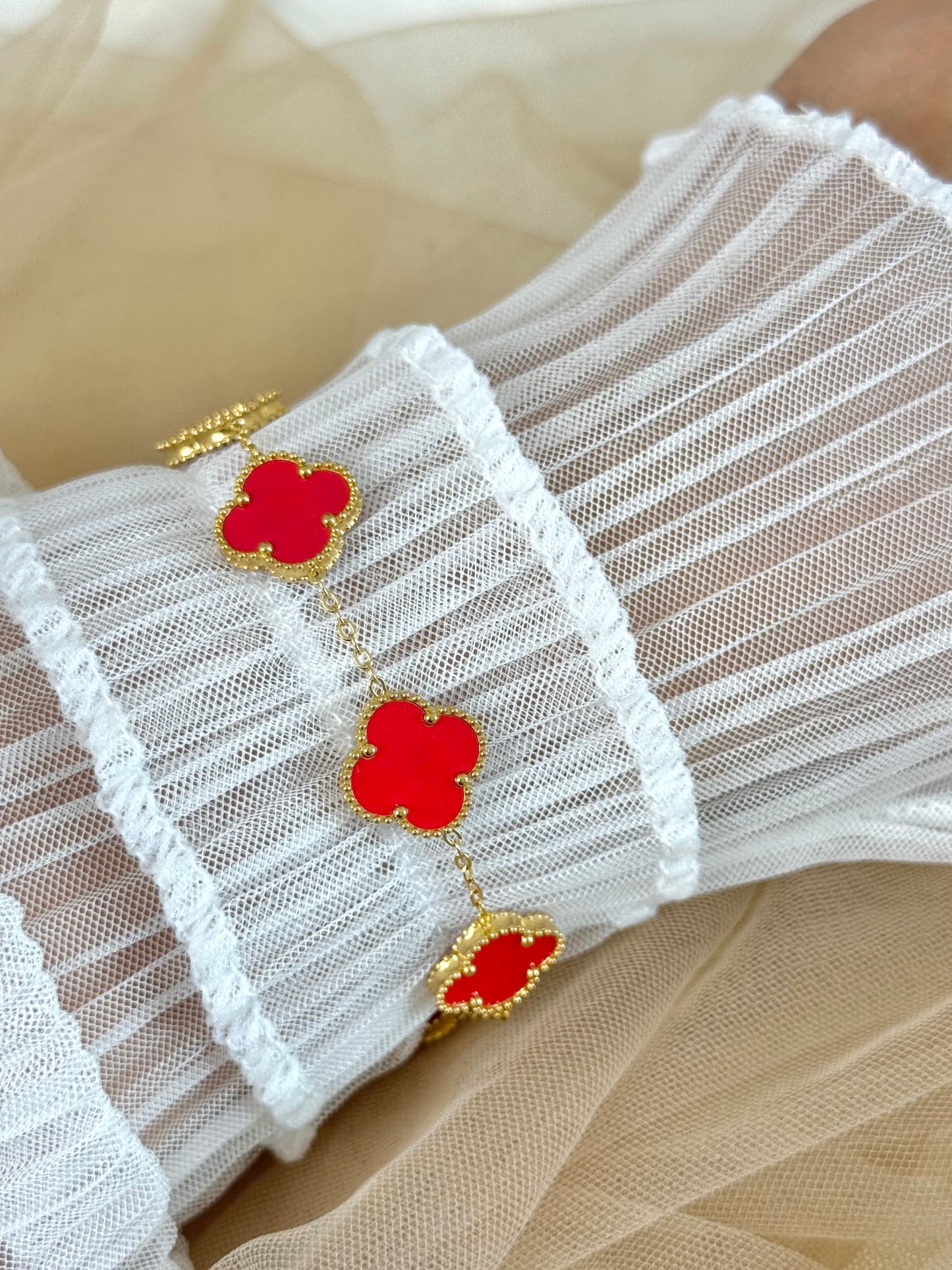 large clover, large clover red, red clover bracelet, bracelet clover in red, clover bracelet