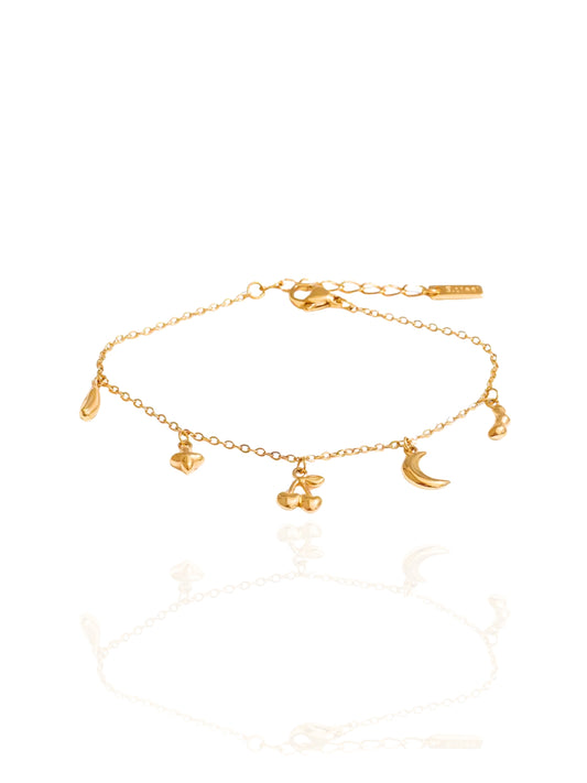 timeless jewellery, perfect gift for her, elegant bracelet, charm bracelet, best gift for her, stylish gift, statement bracelet, versatile bracelet, bracelet Australia, gold bracelet, classic gold chain bracelet, simple bracelet, lucky charm bracelet, cute bracelet, lightweight bracelet, chain bracelet, statement bracelet, bracelet with minimal stones, charm bracelet, dangling charm bracelet