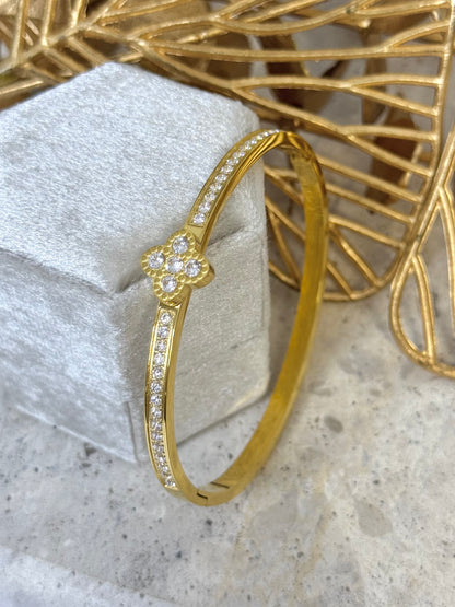 Eviana Clover Bangle