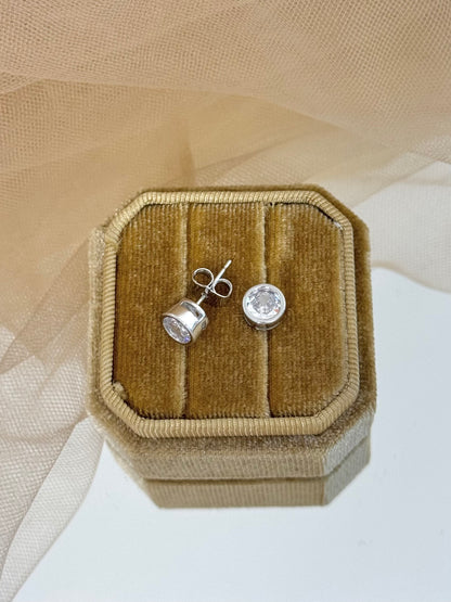 White Gold Earrings 1676