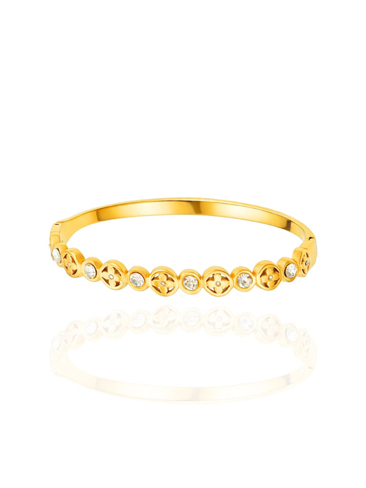 timeless jewellery, perfect gift for her, elegant jewellery, clover bangle, charm bracelet, dainty jewellery, simple jewellery,  fashion accessories, sleek jewellery, trendy jewellery, lightweight bangle, stylish jewellery, simple bangle, classic gold bangle, bangle with stones, heart design bangle, classic bangle, intricate design bangle, perfect gift for her, best gift for her, classic gold chain bangle, stylish gift, statement bracelet, versatile bracelet, bracelet Australia, gold bangle