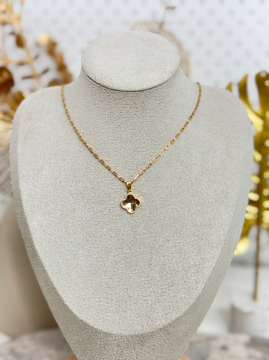 Aura Clover Necklace 211