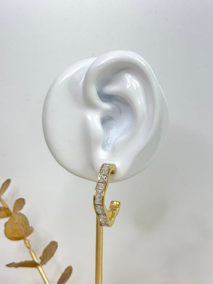 Elegant Kiva Clover earrings with a timeless four-leaf design, Gold-plated Kiva Clover earrings featuring a sophisticated and modern look, Gift Ideas Jewellery, WaterProof Jewellery, Stainless Jewellery